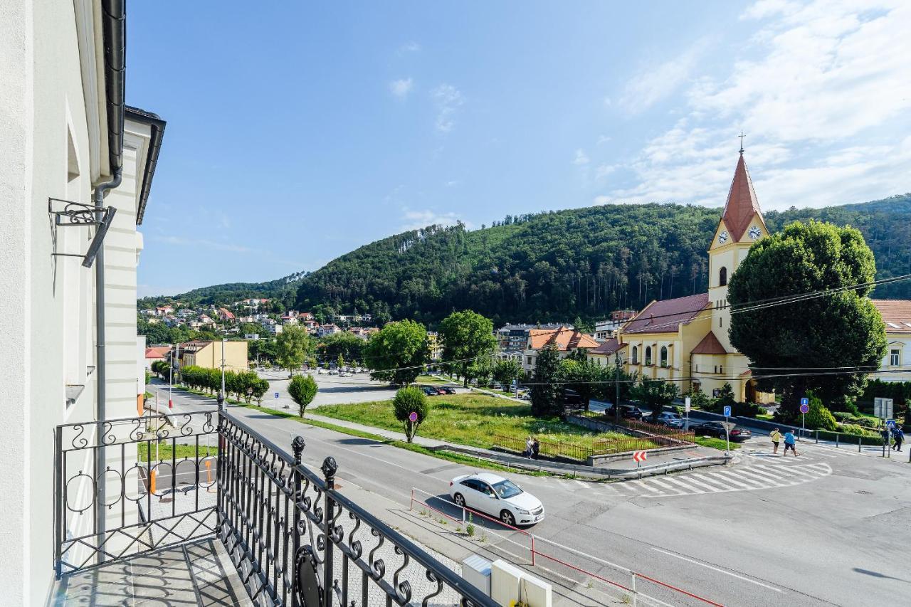 Apartmanovy Dom Grand - Contactless Check In Тренчианске-Теплице Экстерьер фото