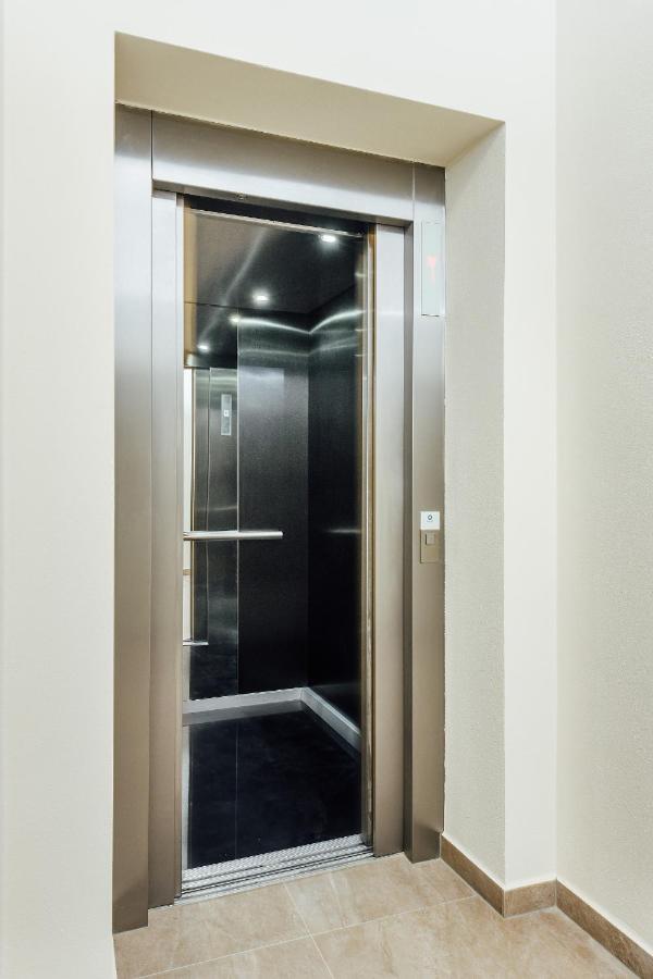 Apartmanovy Dom Grand - Contactless Check In Тренчианске-Теплице Экстерьер фото